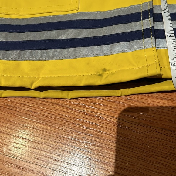 Size 2 raincoat for kids - Picture 7 of 12